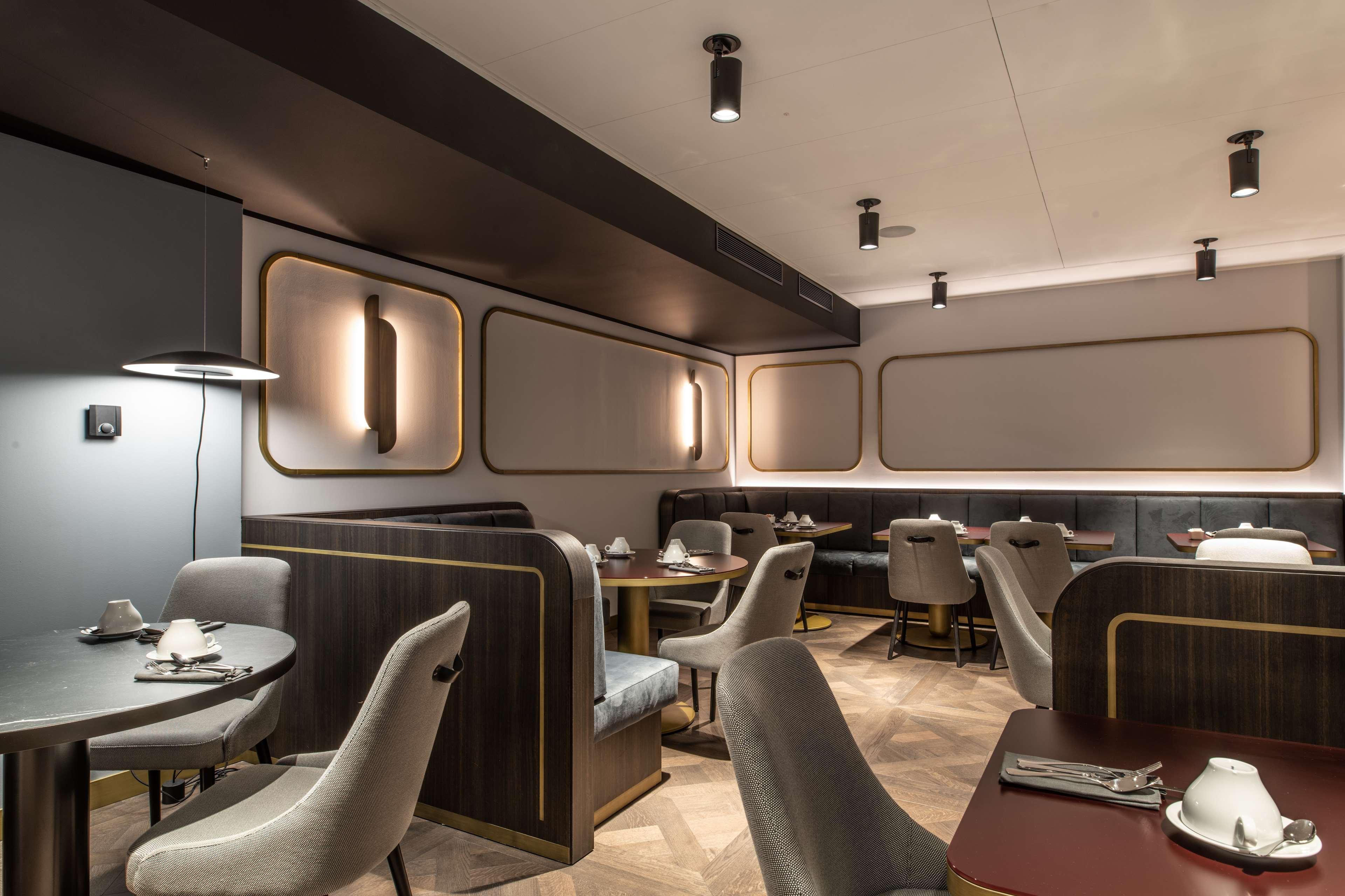 Radisson Collection Hotel, Palazzo Touring Club Mailand Exterior foto The interior of the restaurant