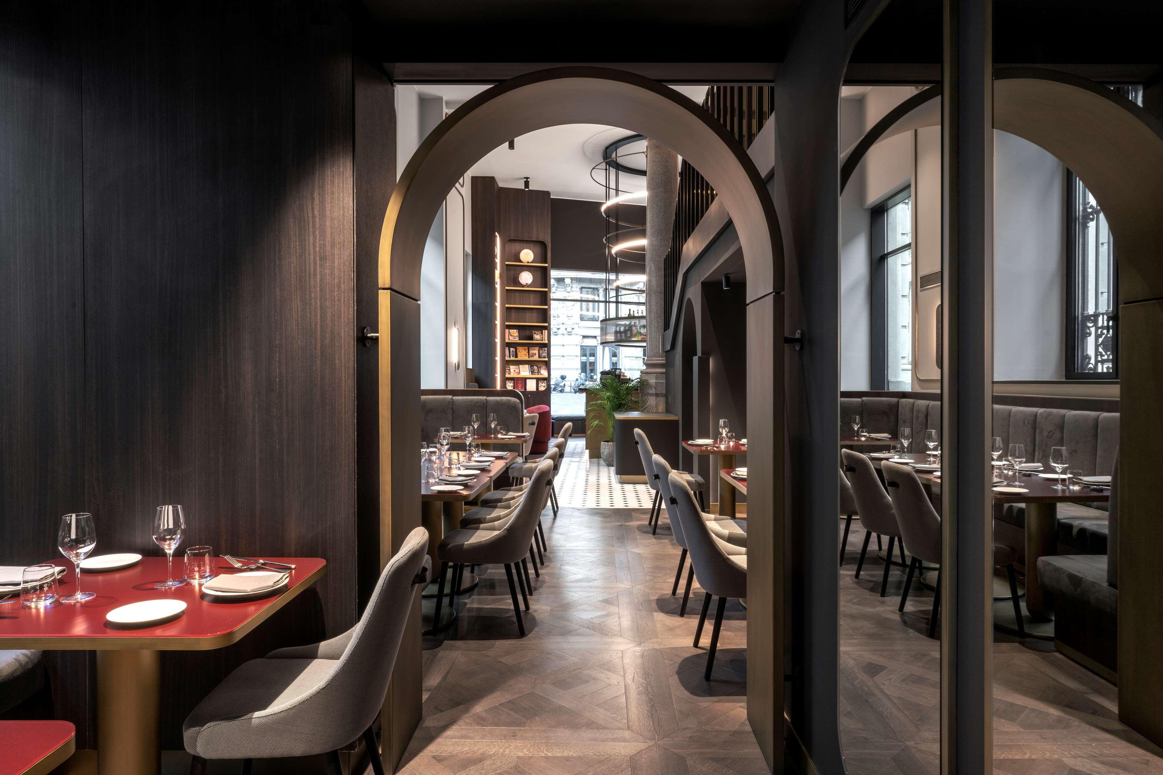 Radisson Collection Hotel, Palazzo Touring Club Mailand Exterior foto Interior of the restaurant