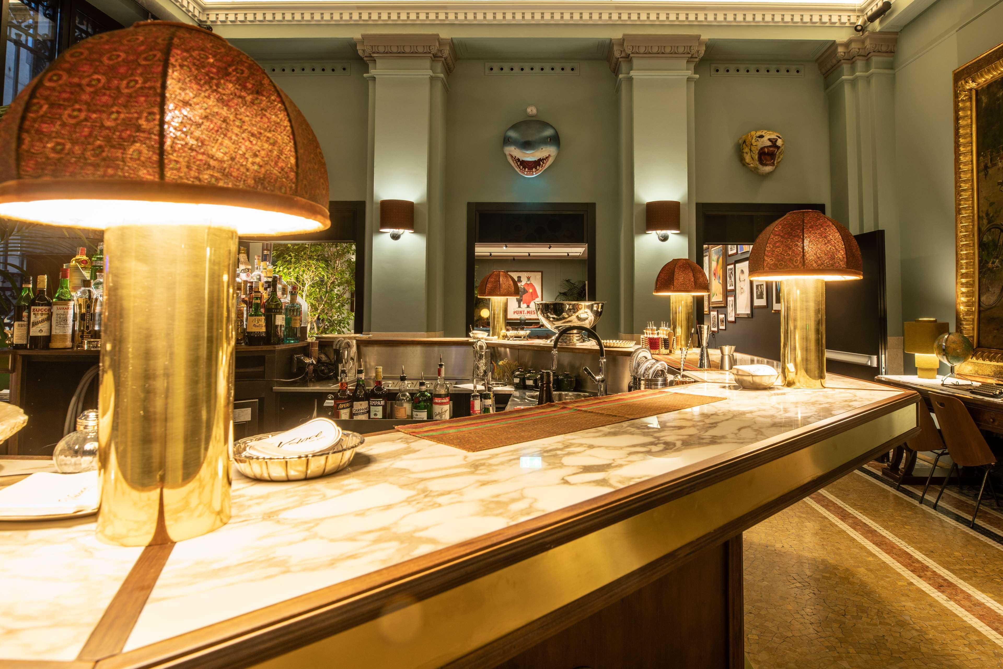 Radisson Collection Hotel, Palazzo Touring Club Mailand Exterior foto The bar at the Ivy, St John's Wood