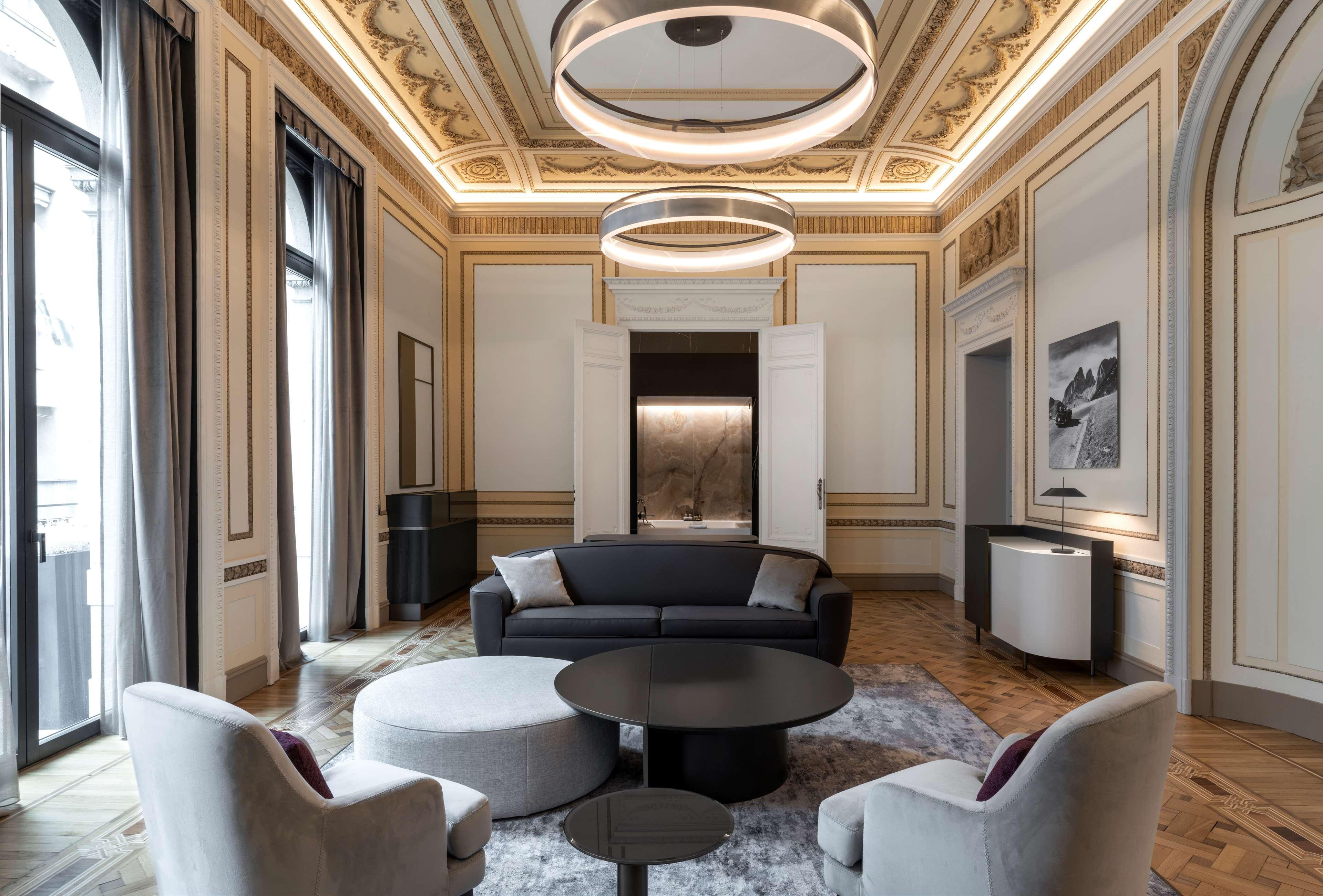 Radisson Collection Hotel, Palazzo Touring Club Mailand Exterior foto The interior of the hotel