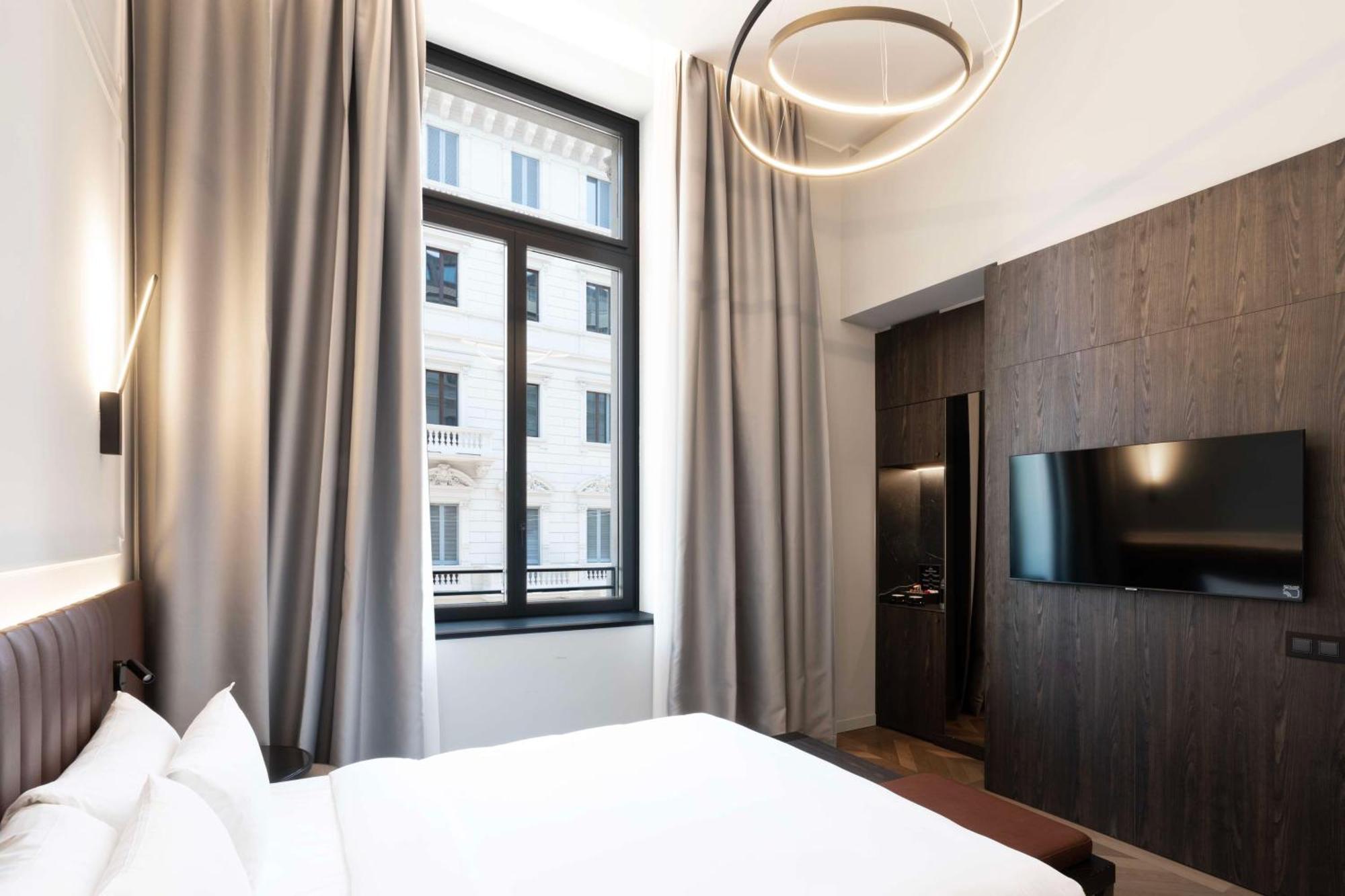 Radisson Collection Hotel, Palazzo Touring Club Mailand Exterior foto A room at the hotel